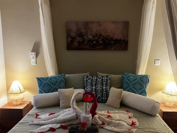 Luxury penthouse studio with private jacuzzi for short-term rental at Beverly Suites, Silversands Road, 100 meters from the beach.