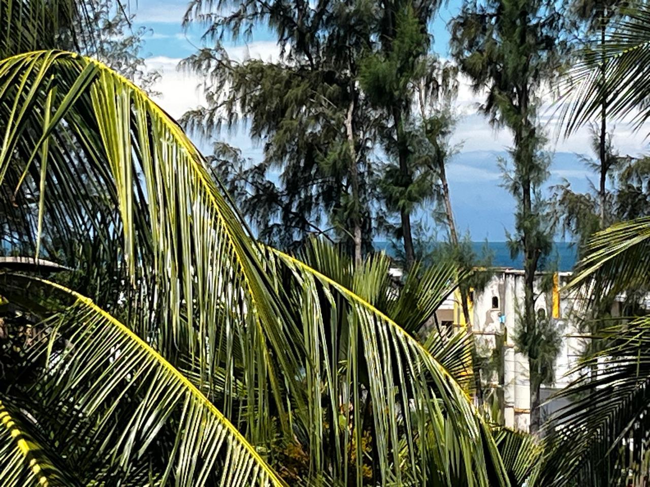 Luxury penthouse studio with private jacuzzi for short-term rental at Beverly Suites, Silversands Road, 100 meters from the beach.