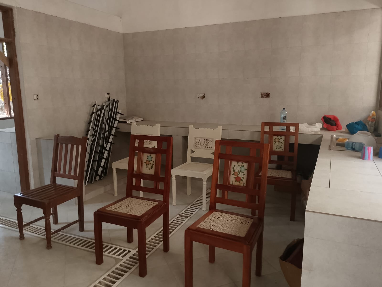 Prime restaurant space to let near Oasis Mall along Lamu Road, featuring high visibility, busy street frontage, and proximity to the beach.