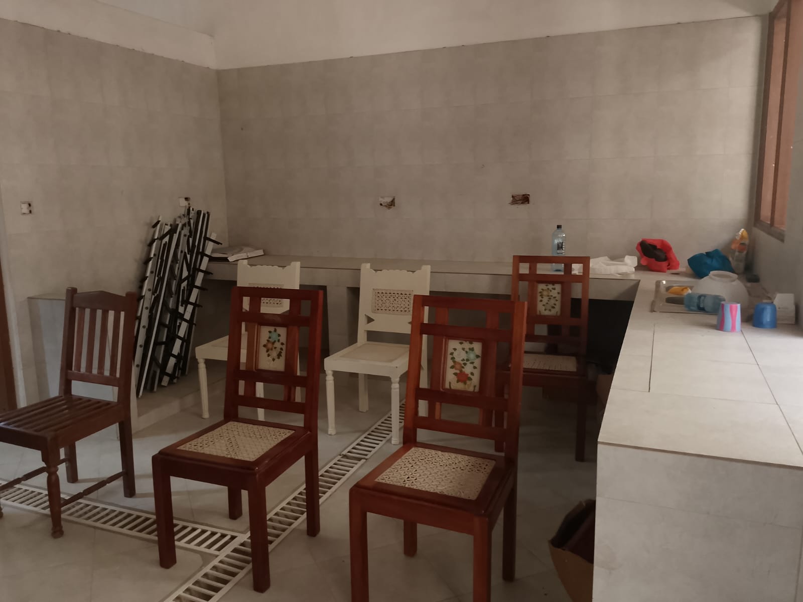 Prime restaurant space to let near Oasis Mall along Lamu Road, featuring high visibility, busy street frontage, and proximity to the beach.