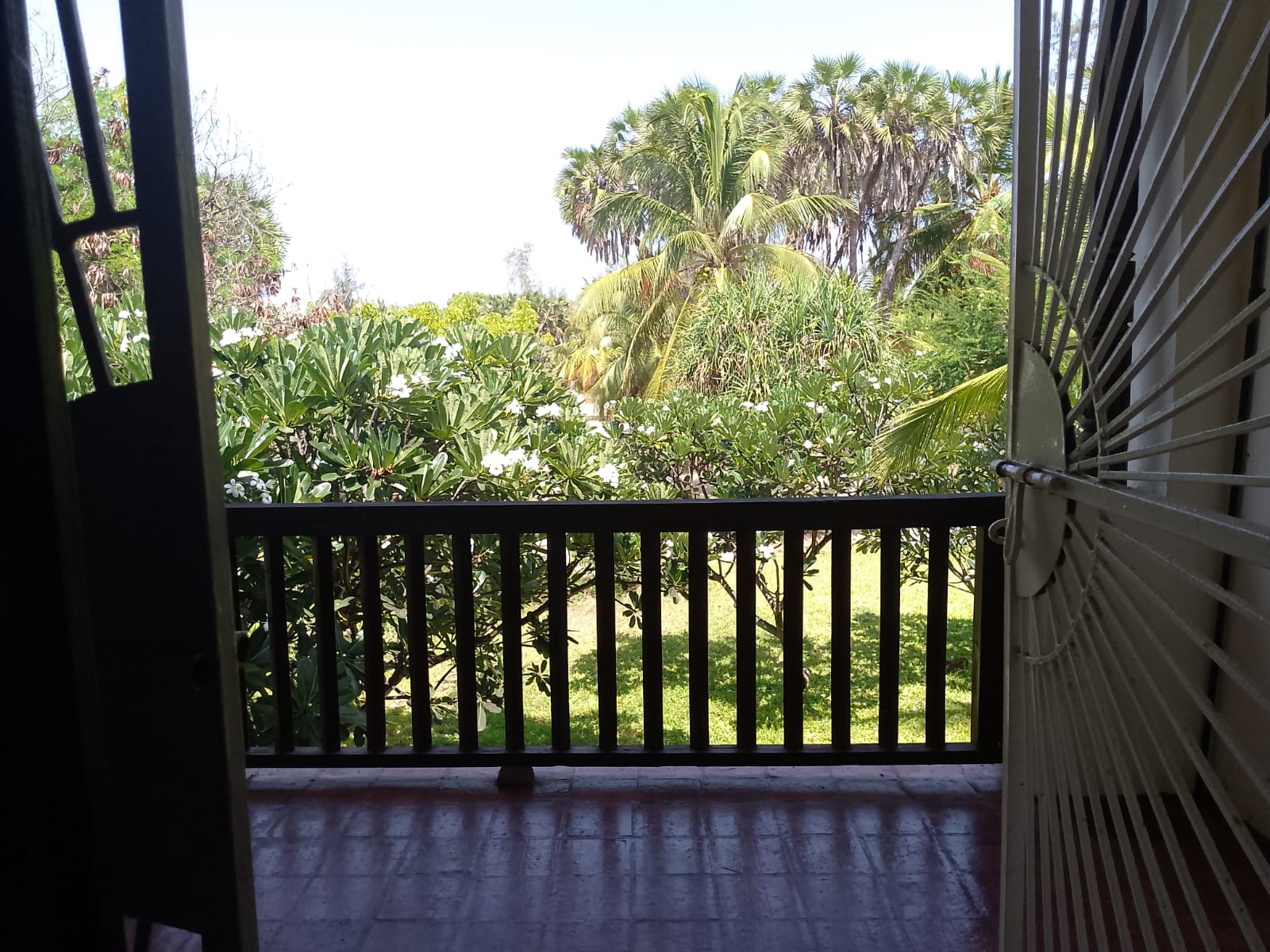 Spacious furnished 2-bedroom beachfront home with pool and garden in Kilimandogo Malindi for rent.