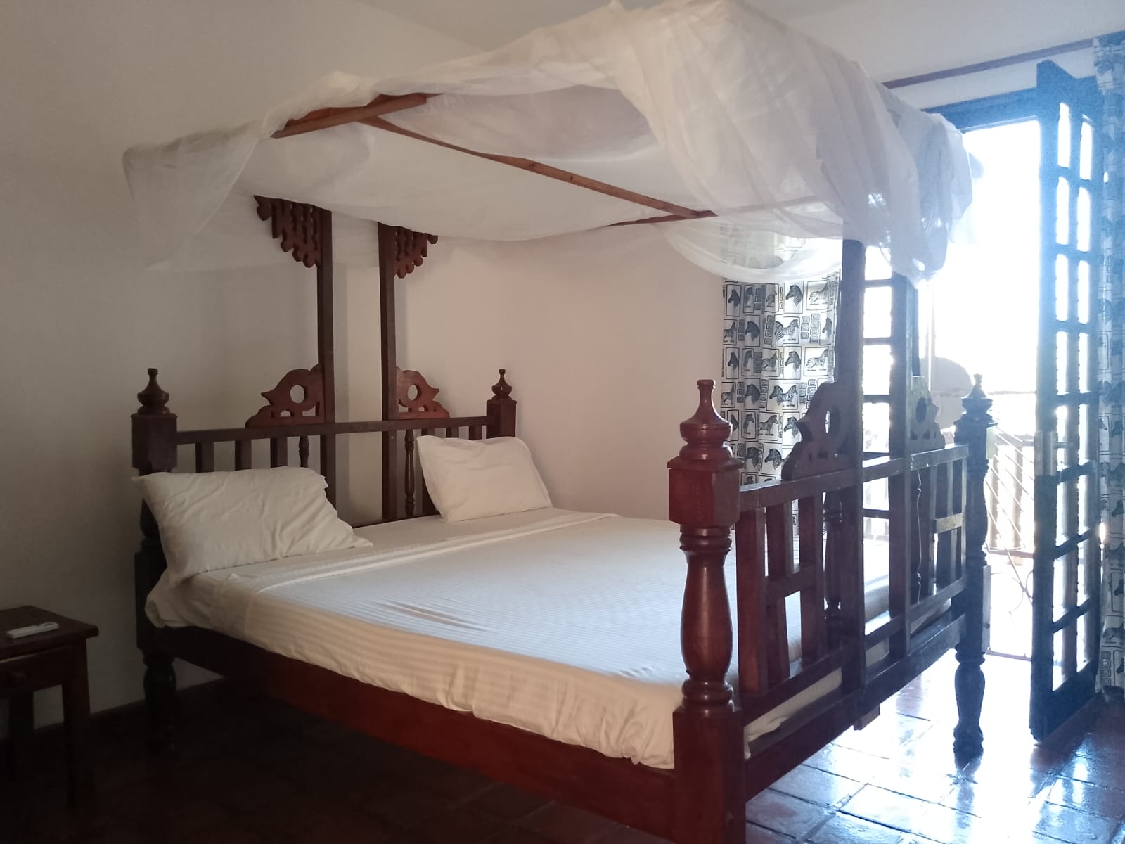 Spacious furnished 2-bedroom beachfront home with pool and garden in Kilimandogo Malindi for rent.