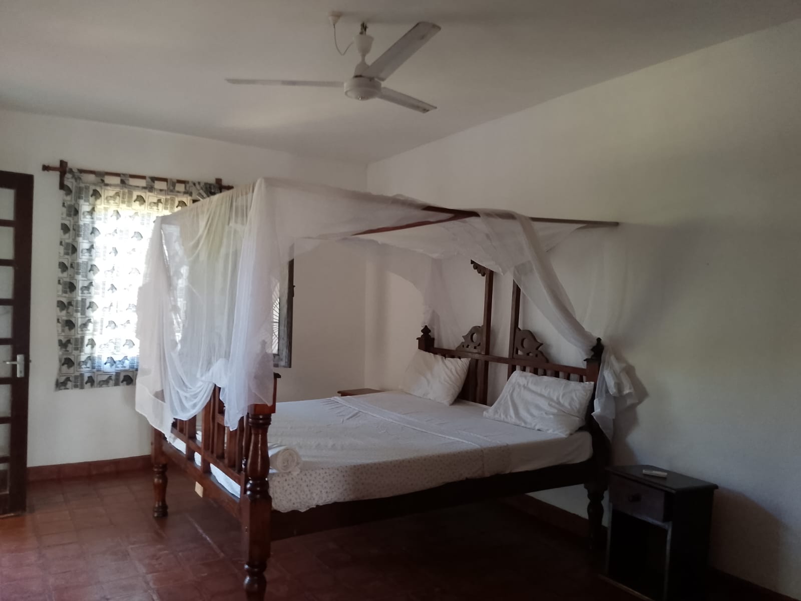 Spacious furnished 2-bedroom beachfront home with pool and garden in Kilimandogo Malindi for rent.