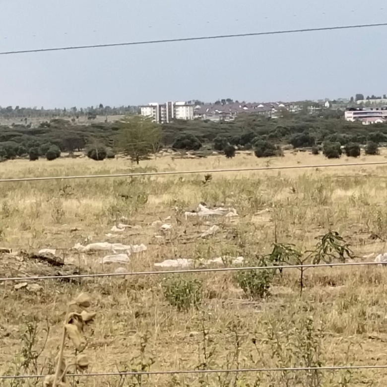 100-acre development land for sale in Kitengela Acacia suitable for residential, commercial, or institutional projects.