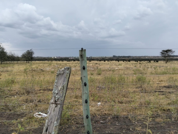 100-acre development land for sale in Kitengela Acacia suitable for residential, commercial, or institutional projects.