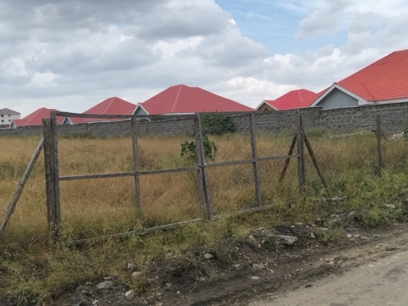 100-acre development land for sale in Kitengela Acacia suitable for residential, commercial, or institutional projects.