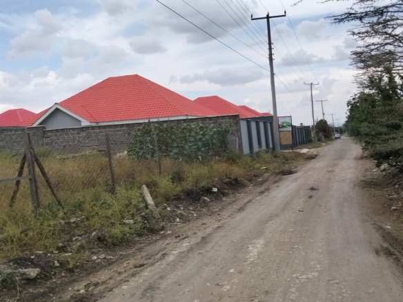 100-acre development land for sale in Kitengela Acacia suitable for residential, commercial, or institutional projects.