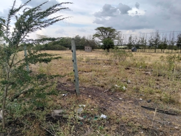 100-acre development land for sale in Kitengela Acacia suitable for residential, commercial, or institutional projects.