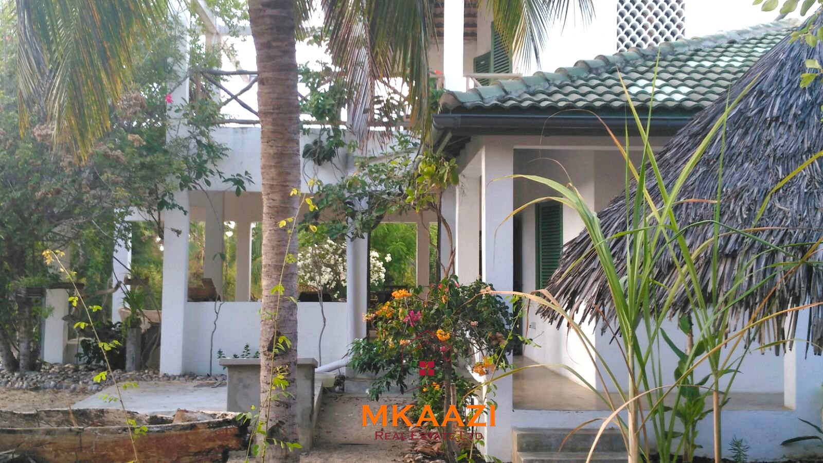 3-bedroom coastal home on 1-acre titled plot in Che Shale with solar panels, rainwater harvesting, balcony, and verandah. Expansion potential on adjoining 3/4-acre land.