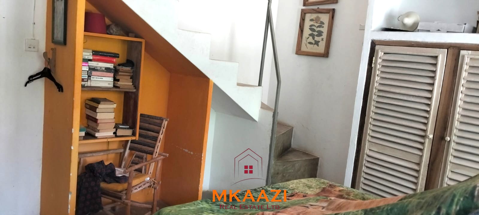 3-bedroom coastal home on 1-acre titled plot in Che Shale with solar panels, rainwater harvesting, balcony, and verandah. Expansion potential on adjoining 3/4-acre land.