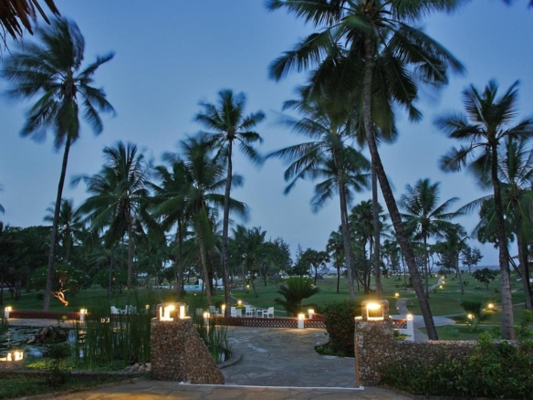 2-bedroom beachfront apartment for rent at Lawfords Malindi with swimming pools, gardens, entertainment facilities, and ocean views.