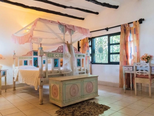 5br for sale in Watamu on 1 acre