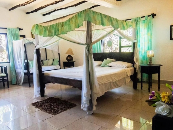 5br for sale in Watamu on 1 acre