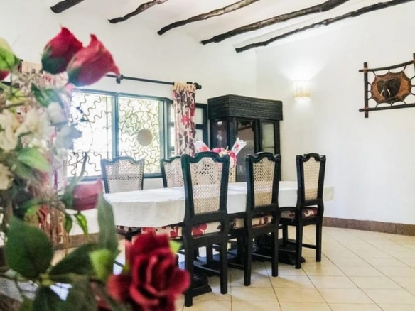 5br for sale in Watamu on 1 acre
