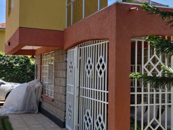 4 bedroom house for sale in Kitengela with DSQ gated estate highway frontage 50x100 plot KES 15M