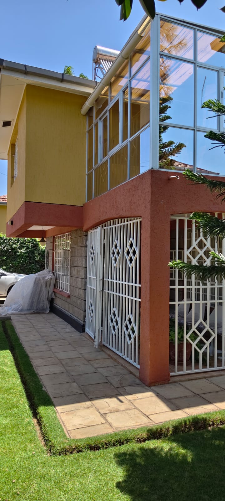 4 bedroom house for sale in Kitengela with DSQ gated estate highway frontage 50x100 plot KES 15M