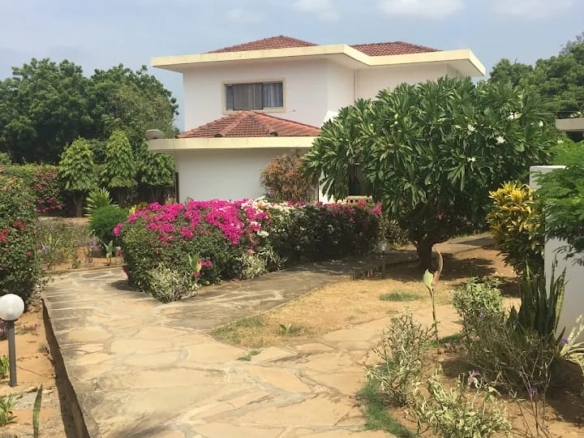 Fully furnished 4 bedroom ocean view villa for sale in Turtle Bay Watamu 75 metres from beach on quarter acre