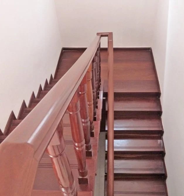 Fully furnished 4 bedroom ocean view villa for sale in Turtle Bay Watamu 75 metres from beach on quarter acre