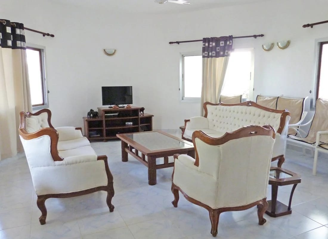 Fully furnished 4 bedroom ocean view villa for sale in Turtle Bay Watamu 75 metres from beach on quarter acre