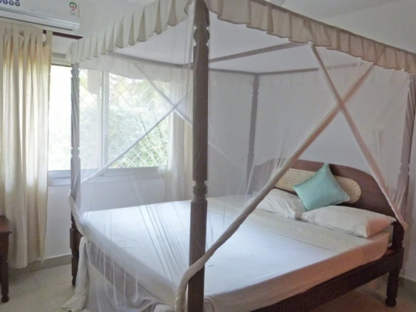 Fully furnished 4 bedroom ocean view villa for sale in Turtle Bay Watamu 75 metres from beach on quarter acre