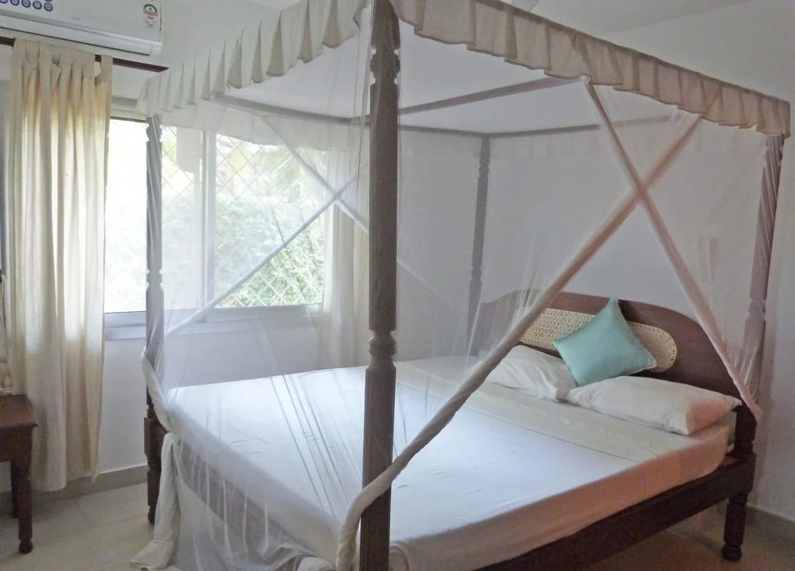 Fully furnished 4 bedroom ocean view villa for sale in Turtle Bay Watamu 75 metres from beach on quarter acre