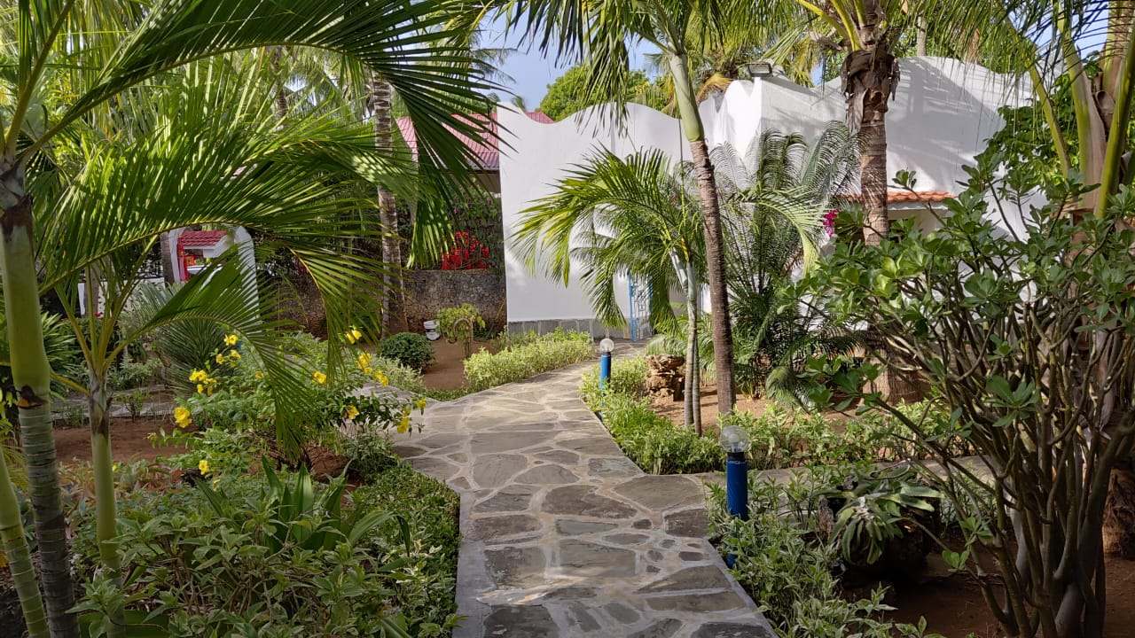 Fully furnished 3 bedroom ocean view villa for sale in Turtle Bay Watamu on quarter acre near beach with DSQ and garage