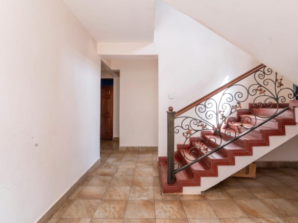 3 bedroom all ensuite house for sale in Thika Greens Golf Estate on quarter acre near golf course with secure gated living