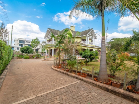 3 bedroom all ensuite house for sale in Thika Greens Golf Estate on quarter acre near golf course with secure gated living