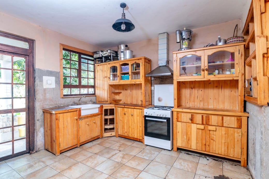 3 bedroom all ensuite house for sale in Thika Greens Golf Estate on quarter acre near golf course with secure gated living