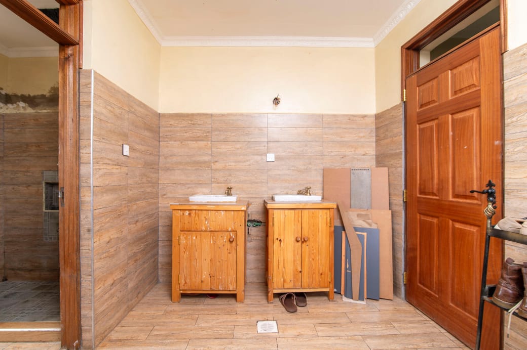 3 bedroom all ensuite house for sale in Thika Greens Golf Estate on quarter acre near golf course with secure gated living