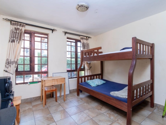 3 bedroom all ensuite house for sale in Thika Greens Golf Estate on quarter acre near golf course with secure gated living