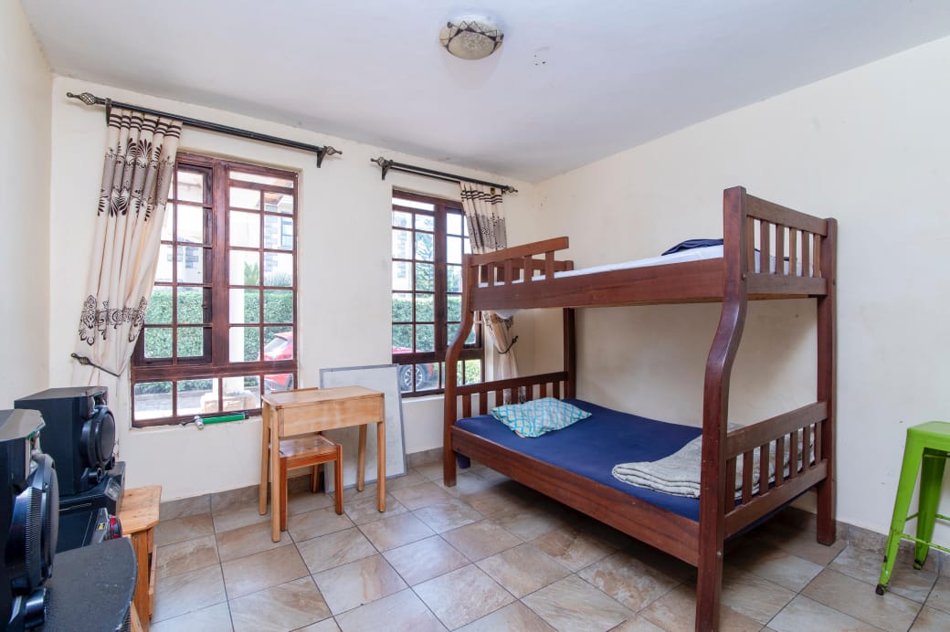 3 bedroom all ensuite house for sale in Thika Greens Golf Estate on quarter acre near golf course with secure gated living
