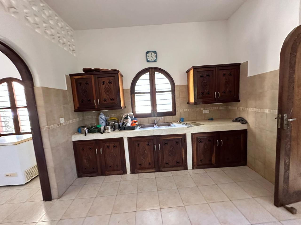 luxury 5 bedroom beachfront house on 4 acres for sale in Watamu near Lonno Lodge Kenya