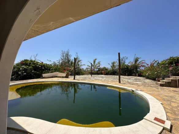 luxury 5 bedroom beachfront house on 4 acres for sale in Watamu near Lonno Lodge Kenya
