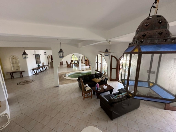 luxury 5 bedroom beachfront house on 4 acres for sale in Watamu near Lonno Lodge Kenya