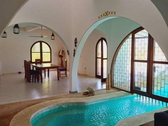 luxury 5 bedroom beachfront house on 4 acres for sale in Watamu near Lonno Lodge Kenya