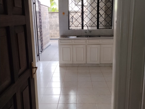 4 bedroom townhouse for rent and sale in Westlands Brookside Nairobi with parking and DSQ