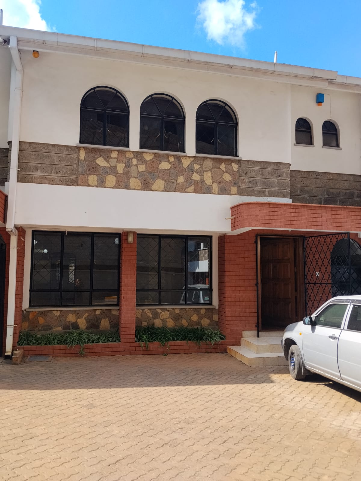 4 bedroom townhouse for rent and sale in Westlands Brookside Nairobi with parking and DSQ