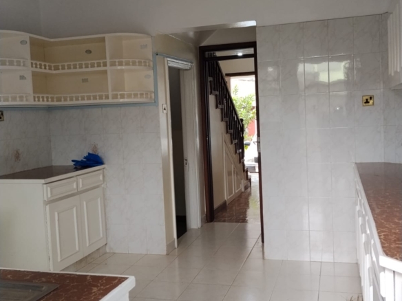 4 bedroom townhouse for rent and sale in Westlands Brookside Nairobi with parking and DSQ