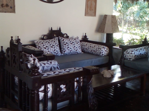 4 bedroom villa with SQ for rent in Kibokoni Malindi with pool garden and near beach
