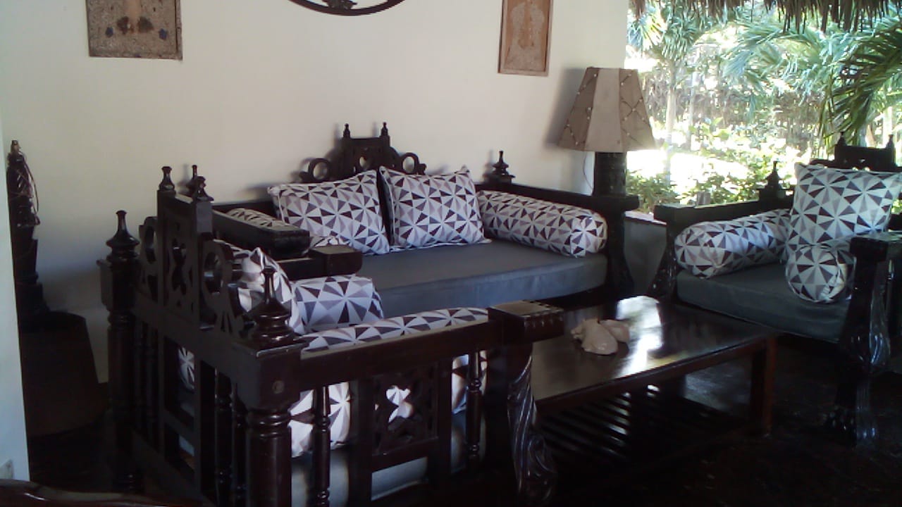 4 bedroom villa with SQ for rent in Kibokoni Malindi with pool garden and near beach