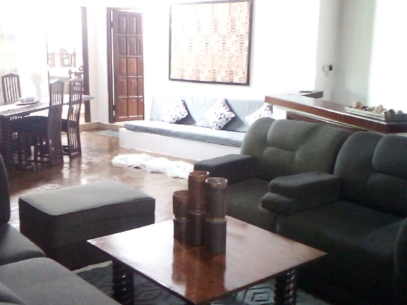 4 bedroom villa with SQ for rent in Kibokoni Malindi with pool garden and near beach