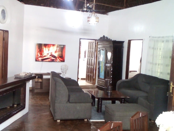 4 bedroom villa with SQ for rent in Kibokoni Malindi with pool garden and near beach