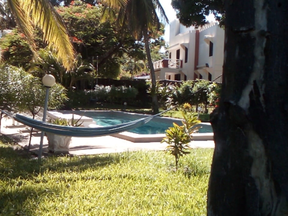 4 bedroom villa with SQ for rent in Kibokoni Malindi with pool garden and near beach