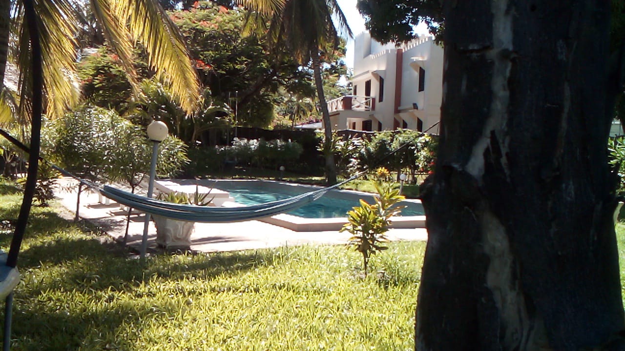 4 bedroom villa with SQ for rent in Kibokoni Malindi with pool garden and near beach