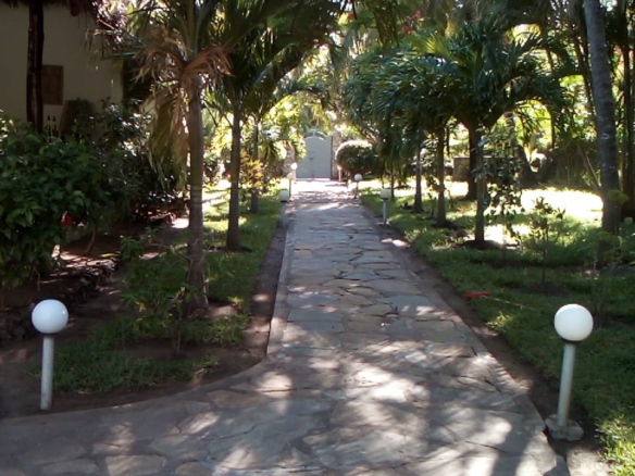 4 bedroom villa with SQ for rent in Kibokoni Malindi with pool garden and near beach