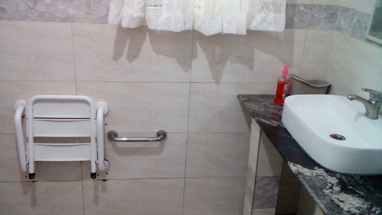 4 bedroom villa with SQ for rent in Kibokoni Malindi with pool garden and near beach