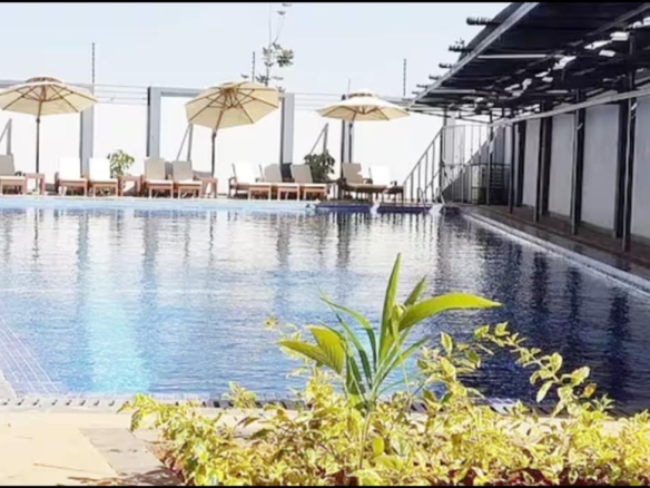 Fully furnished 2-bedroom executive suite with pool and gym in Nairobi UN Blue Zone near Fourways Estate.