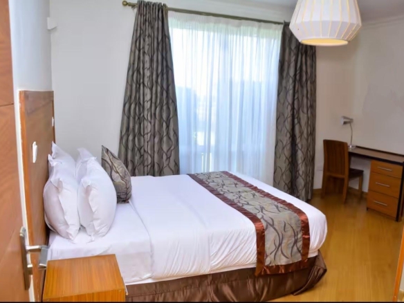 Fully furnished 2-bedroom executive suite with pool and gym in Nairobi UN Blue Zone near Fourways Estate.