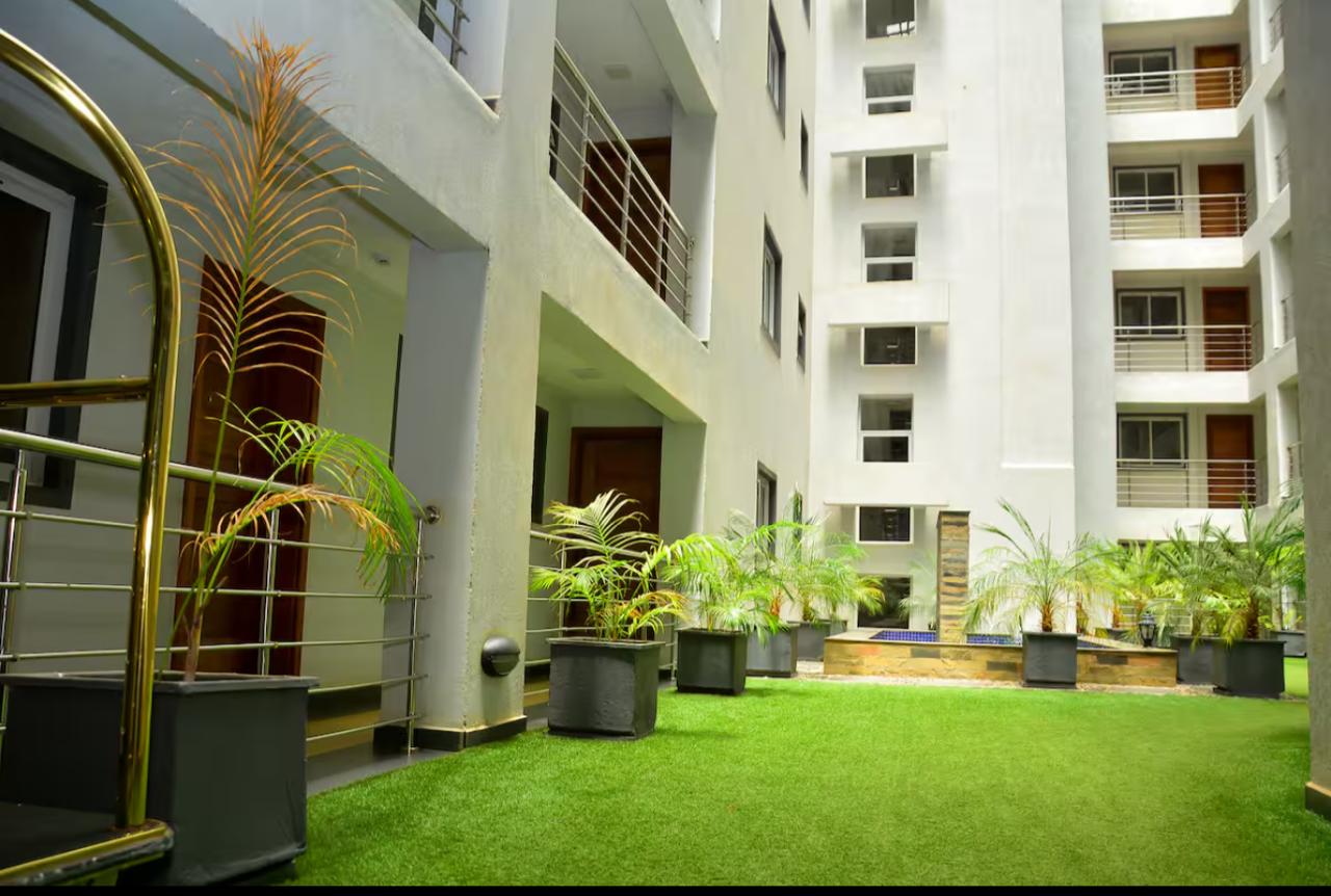 Fully furnished 2-bedroom executive suite with pool and gym in Nairobi UN Blue Zone near Fourways Estate.